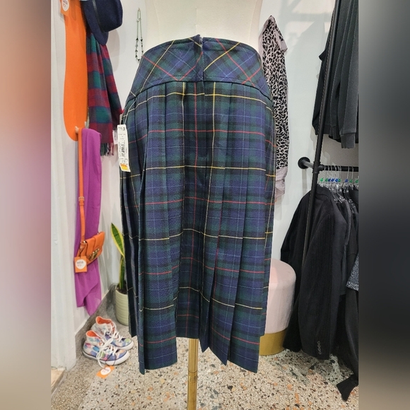 Plaid A-Line Skirt NWT - Picture 3 of 8